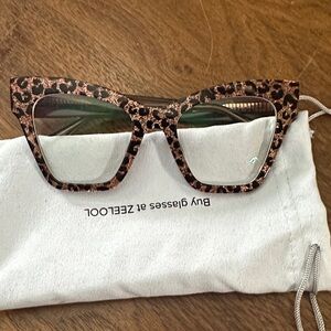 Chic Leopard Cat-Eye Glasses
